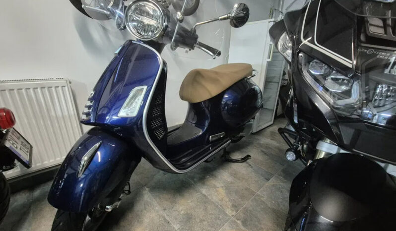 Vând Vespa 300gts cu Abs și Tc full