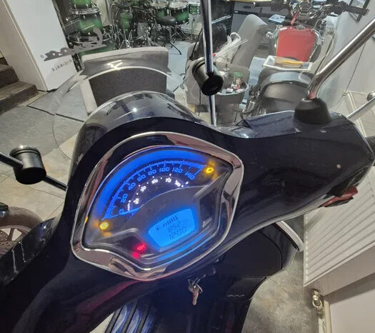 Vând Vespa 300gts cu Abs și Tc full