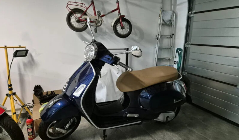 Vând Vespa 300gts cu Abs și Tc full